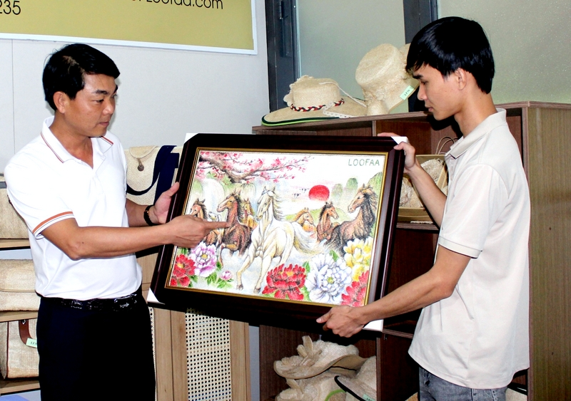 Biến xơ mướp thành sản phẩm thời trang