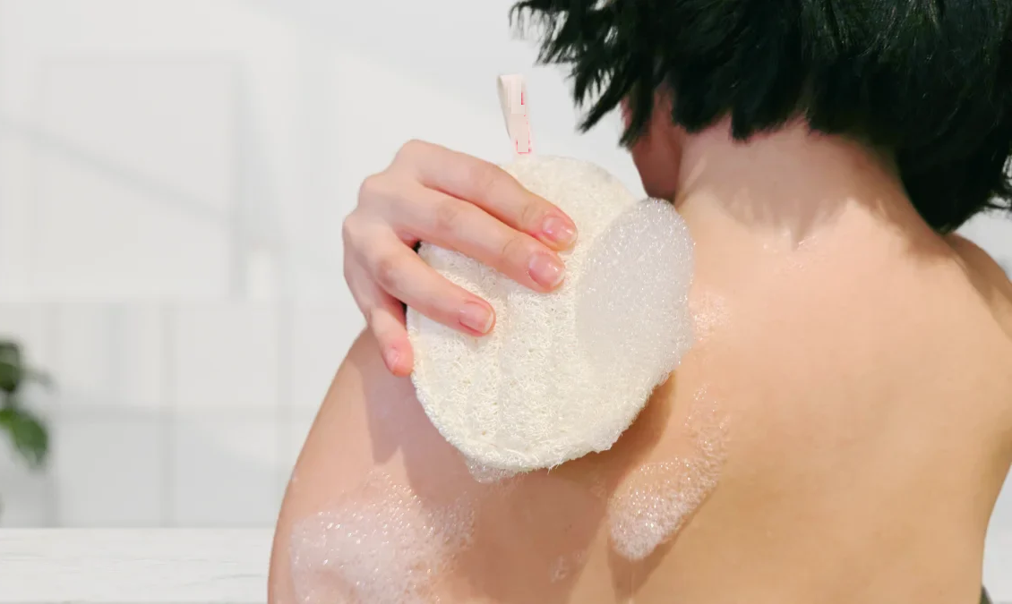 Using Loofah to Treat Back Acne: Is It Really Effective?