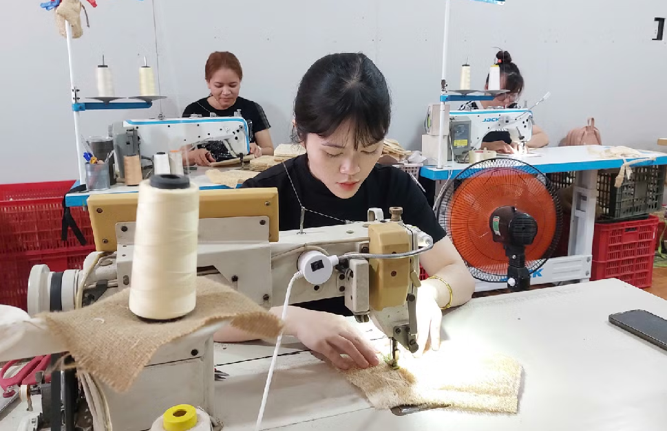 Hiện công ty còn tạo việc làm ổn định cho 14-15 lao động trẻ, là thanh niên trên địa bàn tỉnh, với mức lương từ 3-6 triệu đồng/tháng.